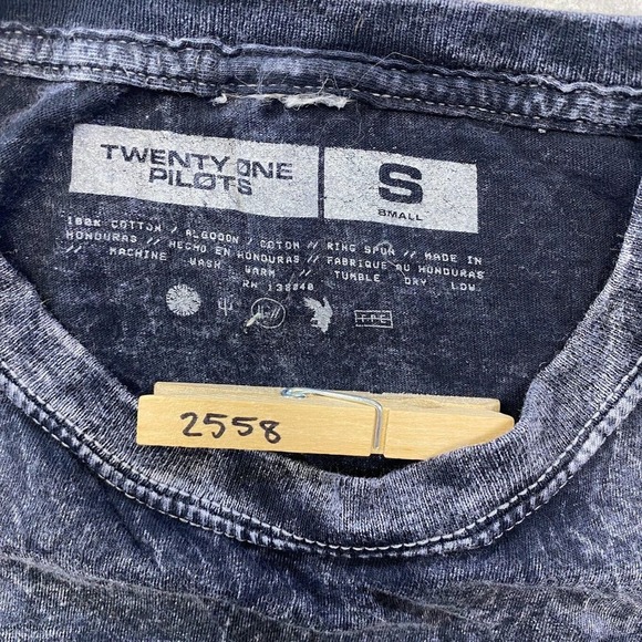 Twenty One Pilots Graphic Band Tee Thrifted Vintage Style Size S - Picture 11 of 11